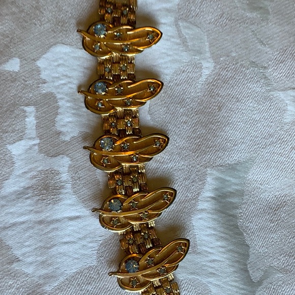 Vintage Gold Leafy Feather Design Bracelet Inlaid with Turquoise Rhinestones - Picture 3 of 6